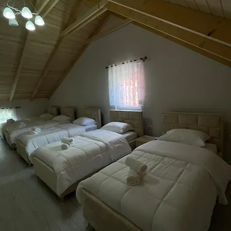 Ardiani Casa de hóspedes